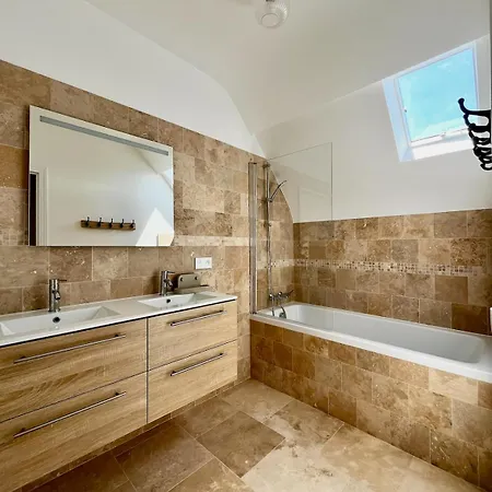 La Muguette - Charming House By The Sea Villa