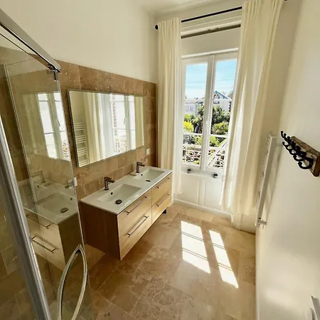 Villa La Muguette - Charming House By The Sea